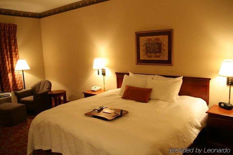 Hampton Inn Колумбия Номер фото